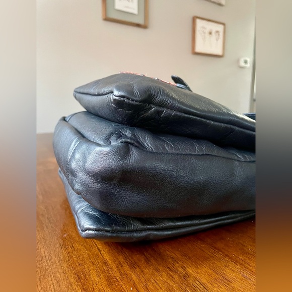 SOLD Vintage Harley Davidson Genuine Leather Bag - Picture 6 of 15